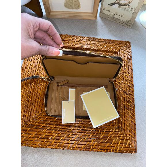 NWT $158 Jet Set Travel Michael Kors Monogram MK Zip Wristlet Brown Gold Wallet - Picture 6 of 8